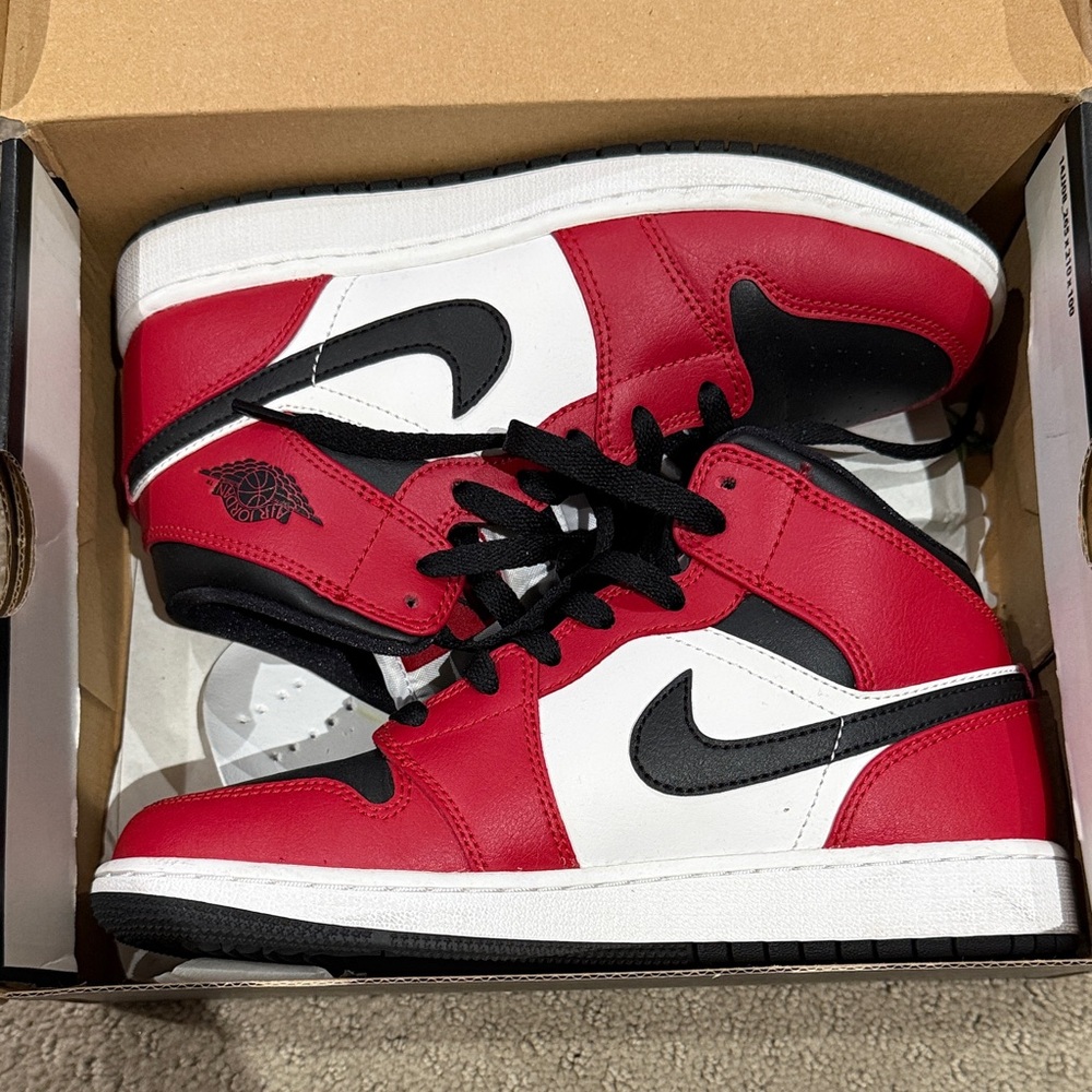 Air Jordan 1 Mid